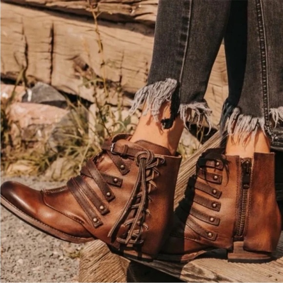 Freebird Limerick Brown Leather Moto Boots Western Ankle Studded Size 7 GUC - Picture 1 of 8